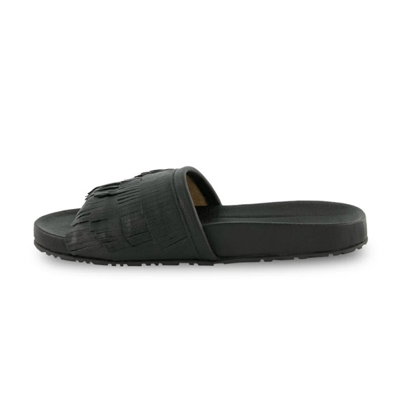 Manitobah Mukluks Wasaga Leather Fringe slide Sandal 8 Black NIB - Picture 5 of 5